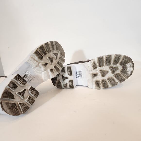 FOREVER 21 Grey White Canvas Platform Combat Lug Sole Sneaker Boot Womens 8 - Picture 9 of 10